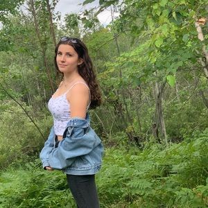 Meet your Posher, Elise